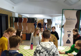  (photo)