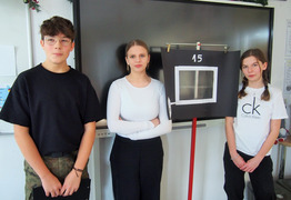  (photo)