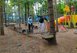  (photo)